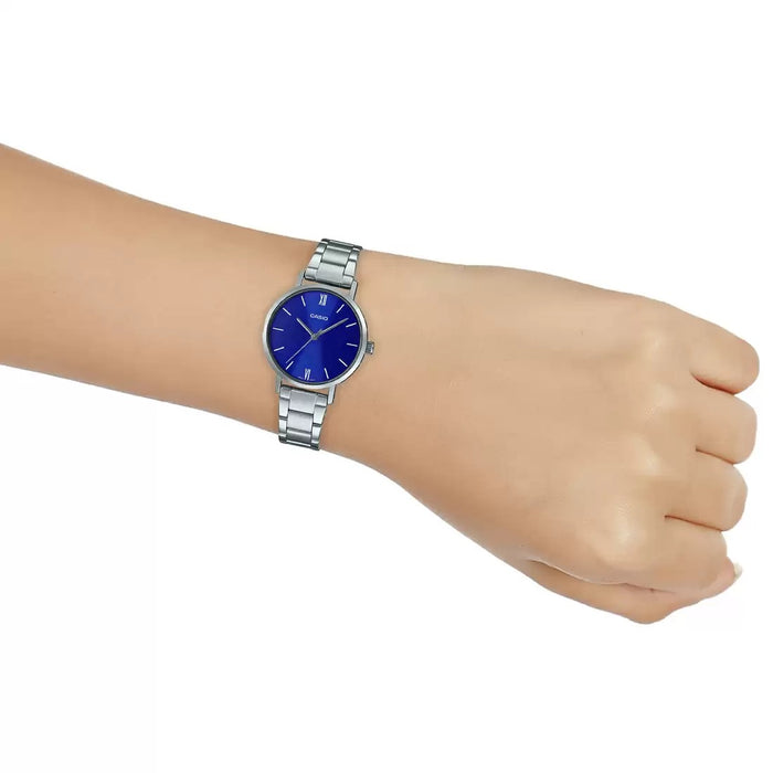 Casio Enticer Silver Analog Women's Watch, LTP-VT02D-2AUDF-A1998