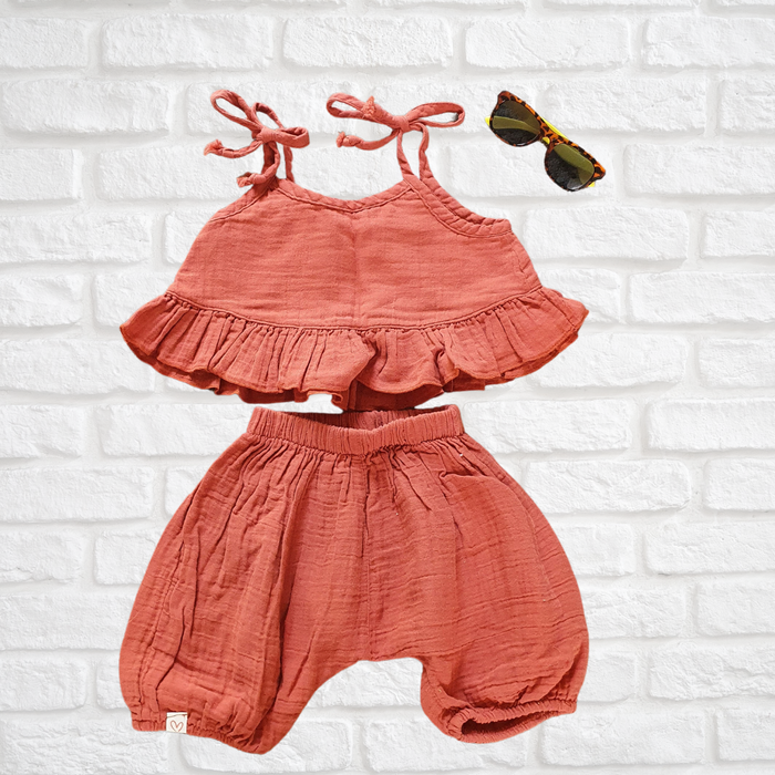 Adjustable strap organic cotton top for kids